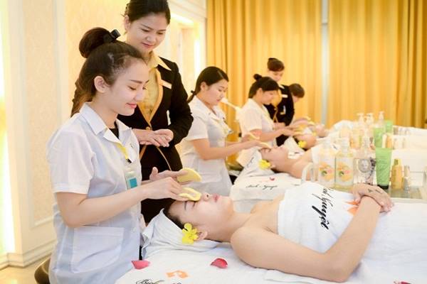 may đồng phục spa thẩm mỹ viện giá rẻ TPHCM